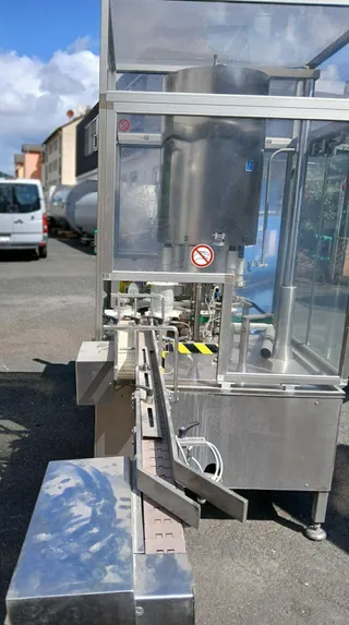 Mașină de închis capace twist-off Marchesini, fotografia 3 din 3
