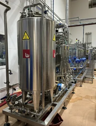 Linie izobarică de îmbuteliere pentru vin spumant cu monobloc GAI 4033, fotografia 11 din 19