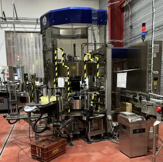Linie izobarică de îmbuteliere pentru vin spumant cu monobloc GAI 4033, fotografia 14 din 19